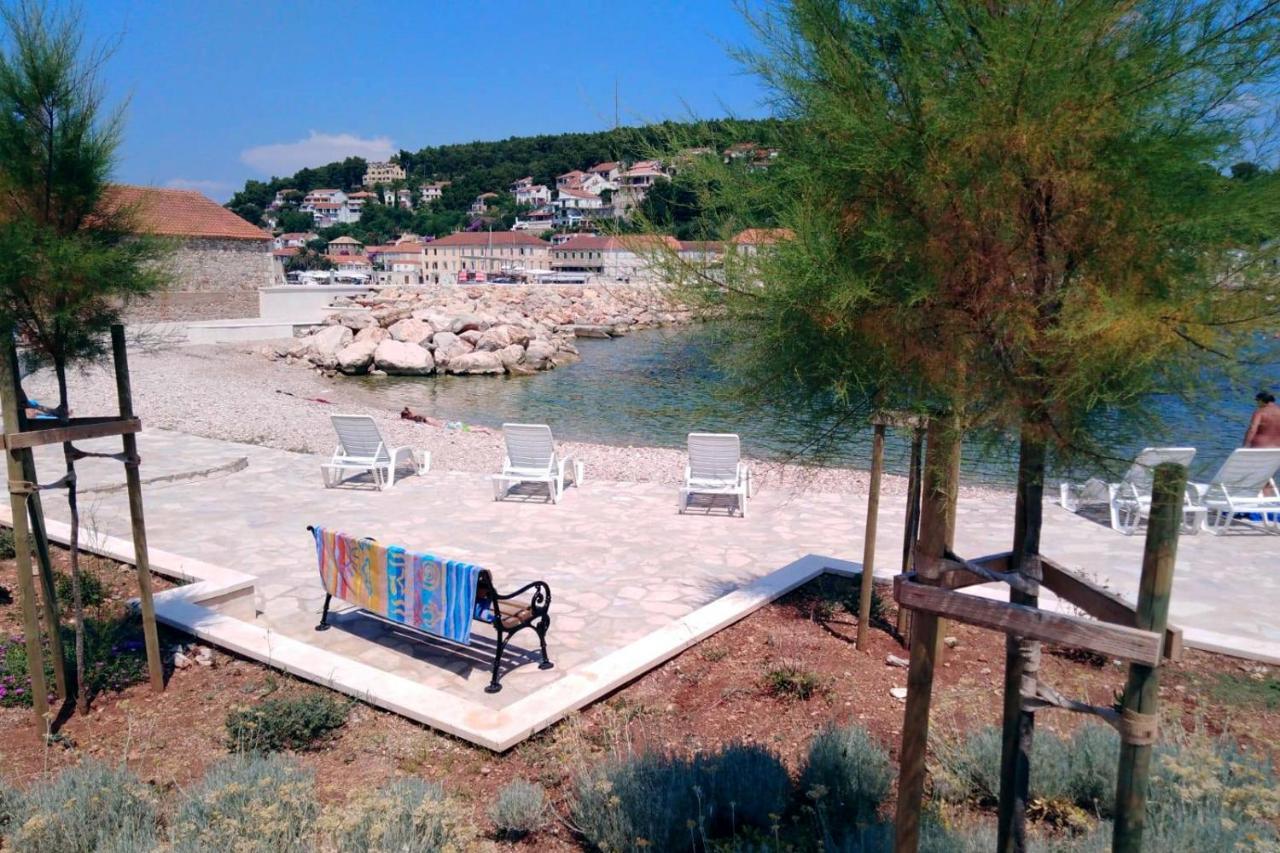 Apartments By The Sea Jelsa, Hvar - 11319 Jelsa  Exterior photo