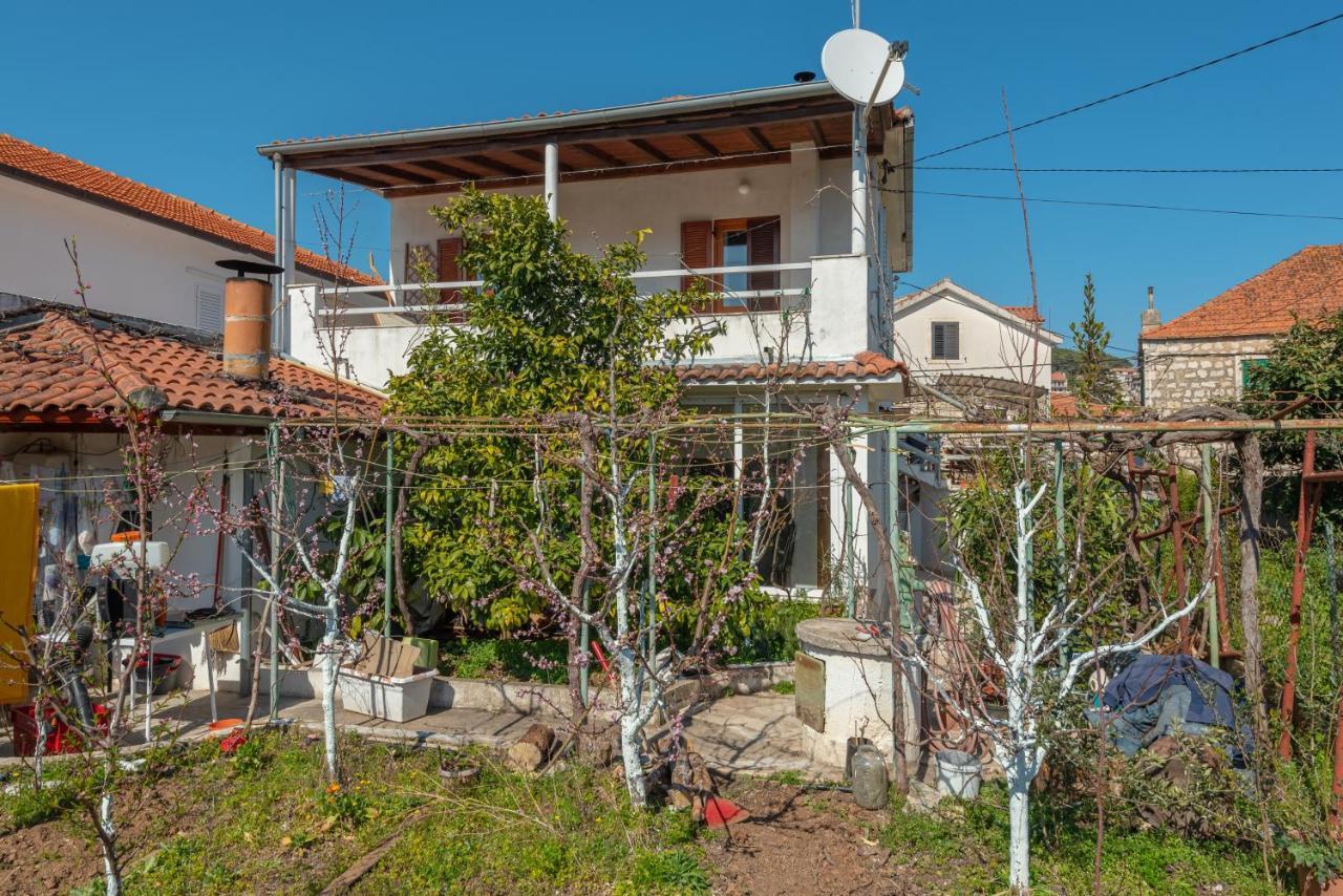 Apartments By The Sea Jelsa, Hvar - 11319 Jelsa  Exterior photo